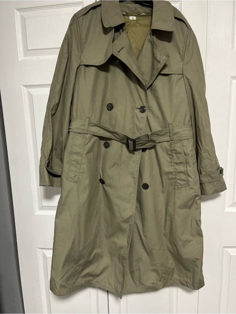 Valor Colection ALO Yoga Olive Green Double-Breasted Trench Coat